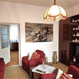 2 izbový rodinný dom s úžitkovou plochou 80 m2 s potenciálom , Bratislava – Trnávka