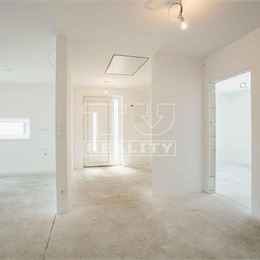 TUreality ponúka na predaj SKOLAUDOVANÝ 4 - izbový rodinný dom (bungalov) - 118 m² v obci Hviezdoslavov na