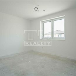 TUreality ponúka na predaj SKOLAUDOVANÝ 4 - izbový rodinný dom (bungalov) - 118 m² v obci Hviezdoslavov na