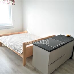 Na predaj 1-izbový byt s balkónom a parkovacím miestom v novostavbe, Poprad, 27,60 m2