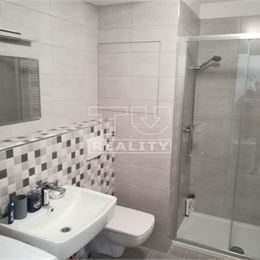 Na predaj 1-izbový byt s balkónom a parkovacím miestom v novostavbe, Poprad, 27,60 m2