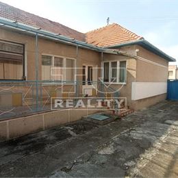 ZNÍŽENÁ CENA !!Na predaj rodinný dom v obci Kovarce s pozemkom 839m2