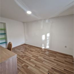 Na prenájom trojizbový byt staré sídlisku