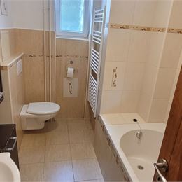 Predaj pekný 2 izbový tehlový byt blízko centra