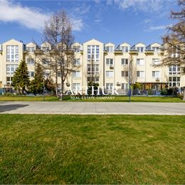 Slnečný a priestranný 3 izbový byt s balkónom na ulici GEOLOGICKÁ - P.Biskupice