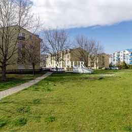 Slnečný a priestranný 3 izbový byt s balkónom na ulici GEOLOGICKÁ - P.Biskupice