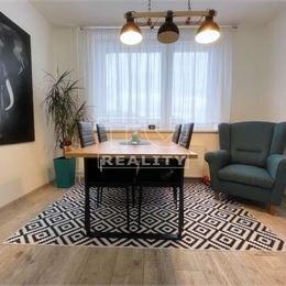 REZERVOVANÉ: VEĽKOMETRÁŽNY ZARIADENÝ BYT 91m2 s 2 BALKÓNMI, NOVÁ KOMPLETNÁ REKONŠTRUKCIA