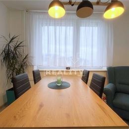 REZERVOVANÉ: VEĽKOMETRÁŽNY ZARIADENÝ BYT 91m2 s 2 BALKÓNMI, NOVÁ KOMPLETNÁ REKONŠTRUKCIA