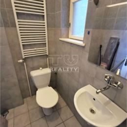OBCHODNÝ PRIESTOR PRIAMO V CENTRE ŽILINY, SUPER LOKALITA, VÝMERA 90m²