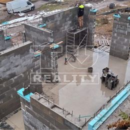 DVE ROZOSTAVANÉ BUDOVY,LYŽIARSKY VLEK,MÝTO POD ĎUMBIEROM,800m2