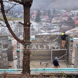 DVE ROZOSTAVANÉ BUDOVY,LYŽIARSKY VLEK,MÝTO POD ĎUMBIEROM,800m2