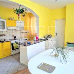 Na PREDAJ rodinný dom /300m2/ v intraviláne mesta Lučenec.
