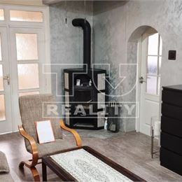 V centre Malaciek,4.izb.átriový rod.dom na predaj s bazénom,430m2 pozemok