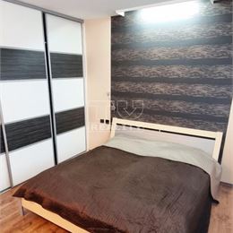 V centre Malaciek,4.izb.átriový rod.dom na predaj s bazénom,430m2 pozemok