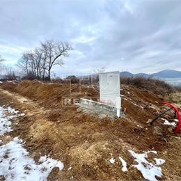 STAVEBNÝ POZEMOK O ROZLOHE 589 M2, TRENČIANSKE JASTRABIE
