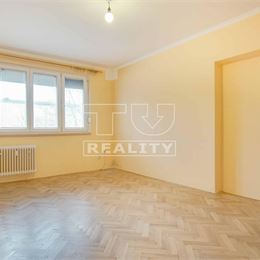 Tehlový 3-izbový byt s loggiou vo vyhľadávanej lokalite, Štúrovo – 63m2