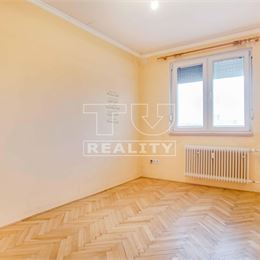 Tehlový 3-izbový byt s loggiou vo vyhľadávanej lokalite, Štúrovo – 63m2