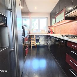 TOP PONUKA 3-IZBOVÝ BYT HLOHOVEC 77m2