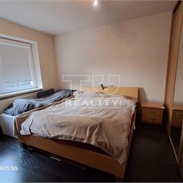 TOP PONUKA 3-IZBOVÝ BYT HLOHOVEC 77m2