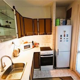 REZERVOVANÉ-2-IZBOVÝ BYT,PÔVODNÝ STAV,LOGGIA,DEVÍNSKA NOVÁ VES,48m2