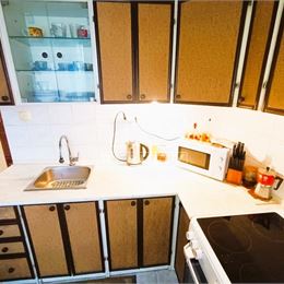 REZERVOVANÉ-2-IZBOVÝ BYT,PÔVODNÝ STAV,LOGGIA,DEVÍNSKA NOVÁ VES,48m2