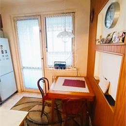 REZERVOVANÉ-2-IZBOVÝ BYT,PÔVODNÝ STAV,LOGGIA,DEVÍNSKA NOVÁ VES,48m2