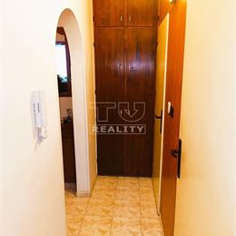 REZERVOVANÉ-2-IZBOVÝ BYT,PÔVODNÝ STAV,LOGGIA,DEVÍNSKA NOVÁ VES,48m2