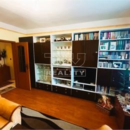 REZERVOVANÉ-2-IZBOVÝ BYT,PÔVODNÝ STAV,LOGGIA,DEVÍNSKA NOVÁ VES,48m2