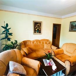 REZERVOVANÉ-2-IZBOVÝ BYT,PÔVODNÝ STAV,LOGGIA,DEVÍNSKA NOVÁ VES,48m2