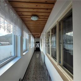 REZERVOVANÝ RODINNÝ DOM 90m2 NA POZEMKU 741m2, BZINCE POD JAVORINOU