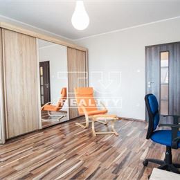 Nová možnosť okamžitého bývania - veľký 2 izbový byt + loggia a pivnica, Svätý Jur, 67,51 m²