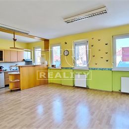 Rodinný dom s rôznymi možnosťami využitia - 7 izieb, terasa, 2 podlažia, PEZINOK, 350 m2