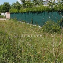 Stavebný pozemok 605 m2, v pokojnej zabývanej zástavbe rodinných domov – Rovinka,8 km od Bratislavy