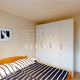 3i byt po rekonštrukcii s loggiou, klimatizáciou a zariadením, 74m2, Piešťany - REZERVOVANÉ