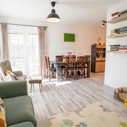AKCIOVÁ CENA len na chvíľu! 5-ročná novostavba s bazénom v obci Okoč, zastavaná plocha 126m² na pozemku 611m²