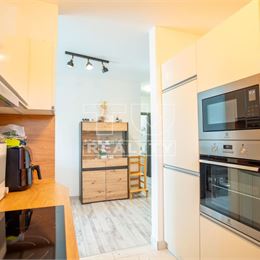 AKCIOVÁ CENA len na chvíľu! 5-ročná novostavba s bazénom v obci Okoč, zastavaná plocha 126m² na pozemku 611m²