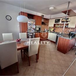 Krásny slnečný 4-izbový byt s väčším balkónom v Bratislave, 94 m2