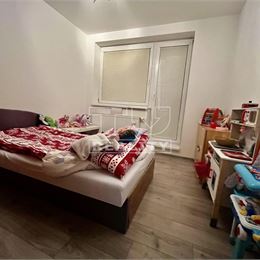 Slnečný 4-izbový byt v obľúbenej časti Podunajských Biskupíc, 95 m2