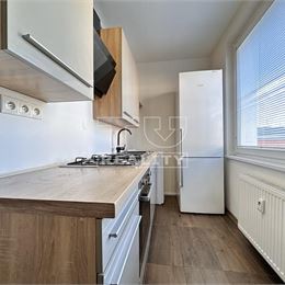 TOP LOKALITA, 2+1 IZBOVÝ BYT S BALKÓNOM, 52m2, BECKOVSKÁ ULICA, TRENČÍN