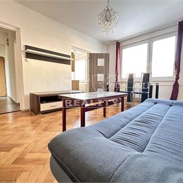 TOP LOKALITA, 2+1 IZBOVÝ BYT S BALKÓNOM, 52m2, BECKOVSKÁ ULICA, TRENČÍN