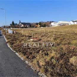 VYNIKAJÚCI stavebný POZEMOK určený pre okamžitú výstavbu rodinného domu, MODRA, 900 m2