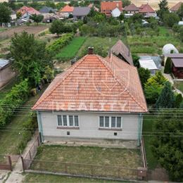REZERVOVANÝ! 3 izbový rodinný dom v obci Čab pri Nitre s pozemkom o výmere 1452 m2
