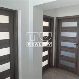 MODERNÁ NOVOSTAVBA RODINNÉHO ROMU V ŠTANDARDE S GARÁŽOU A TERASOU TRENČÍN