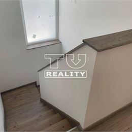 MODERNÁ NOVOSTAVBA RODINNÉHO ROMU V ŠTANDARDE S GARÁŽOU A TERASOU TRENČÍN