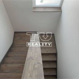 MODERNÁ NOVOSTAVBA RODINNÉHO ROMU V ŠTANDARDE S GARÁŽOU A TERASOU TRENČÍN