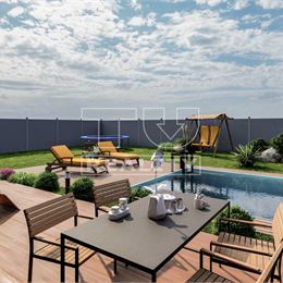 REZERVOVANÉ!! Na predaj exkluzívne v zastúpení majiteľa stavebný pozemok v tichej uličke v Ružinove, na ulici