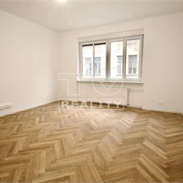 3-IZBOVÝ BYT,KOMPLETNÁ REKONŠTRUKCIA,BALKÓN,STARÉ MESTO,70m2