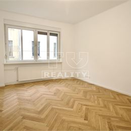 3-IZBOVÝ BYT,KOMPLETNÁ REKONŠTRUKCIA,BALKÓN,STARÉ MESTO,70m2