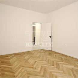 3-IZBOVÝ BYT,KOMPLETNÁ REKONŠTRUKCIA,BALKÓN,STARÉ MESTO,70m2