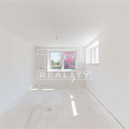 NA PREDAJ PRIESTRANNÝ 2IZBOVÝ BYT S BALKÓNOM, 65m2, ŠAMORÍN - ŠÁMOT